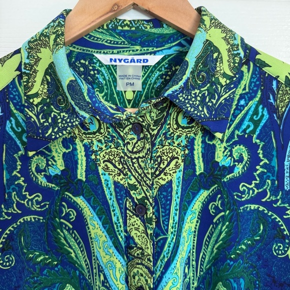 Nygard Women's Green and Blue Paisley Button Down Top - Picture 2 of 6